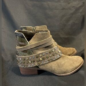 Naughty Monkey Crimson Bootie in Brown and Camo - Women’s Size 7